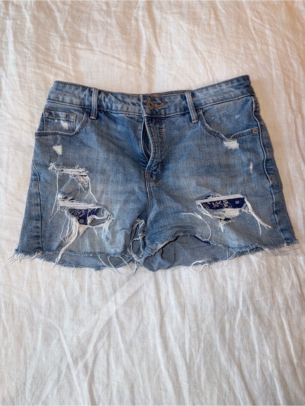 Old Navy Light Blue Distressed Denim Shorts with Bandana Pockets